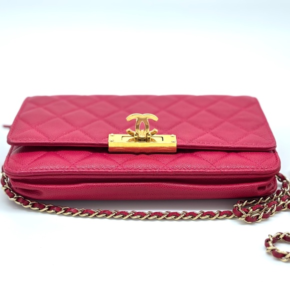 CHANEL Caviar Golden Class Wallet on Chain in Pink - Picture 9 of 15